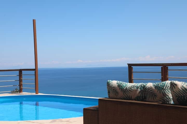 Καθιστικό βεράντας με θέα στη θάλασσα — Xigia Bay 2 Sea View